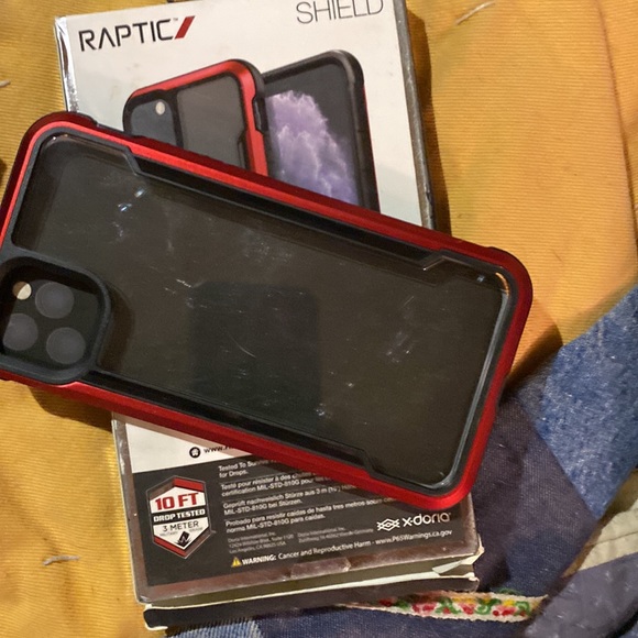 iPhone 11 case - Picture 3 of 3